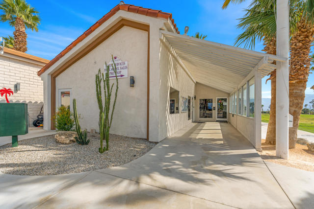 16400 Bubbling Wells Road, Desert Hot Springs CA: https://media.crmls.org/mediaz/fb60e716-a5e6-4a62-b822-6fc7c9fc40f2.jpg