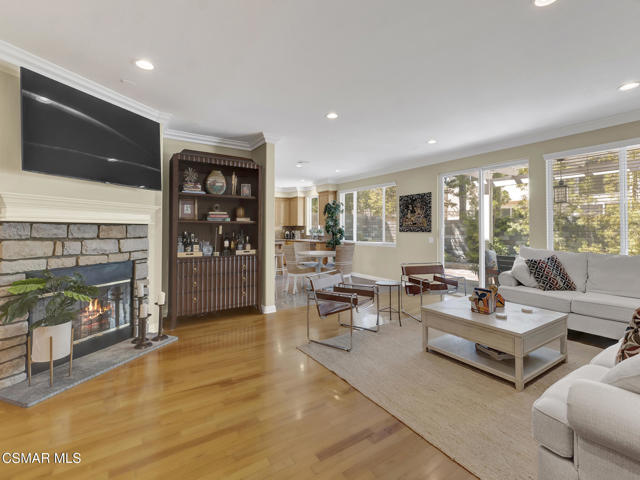 3865 Briar Ridge Court, Newbury Park CA: https://media.crmls.org/mediaz/fb614d1c-cb00-4b31-bc8d-73b11cbef77a.jpg