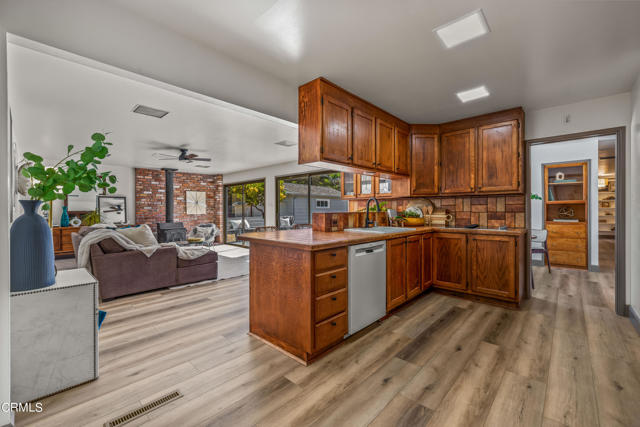 18601 Cypress Road, Fort Bragg CA: https://media.crmls.org/mediaz/fb61768d-0366-4096-8e27-6bca6f4b3eaa.jpg