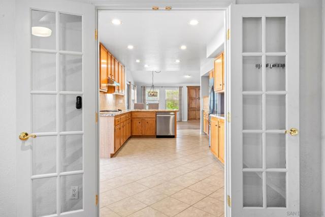 2028 Boulders Rd, Alpine CA: https://media.crmls.org/mediaz/fb61a326-e45a-4c07-9b38-378b1c59bcaa.jpg