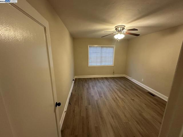 7608 Arthur St, Oakland CA: https://media.crmls.org/mediaz/fb61f5fe-aafb-475b-9728-034e450d7281.jpg