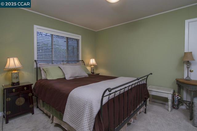 1679 Carmel Dr, Walnut Creek CA: https://media.crmls.org/mediaz/fb622f34-3cad-4373-9194-554db7ada3ae.jpg