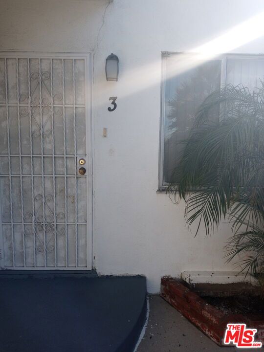 7208 S La Cienega Boulevard, Inglewood CA: https://media.crmls.org/mediaz/fb626a26-fc1d-4deb-b590-77146f027b40.jpg