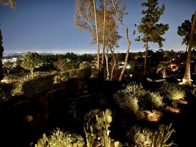 5324 Felice Place, Woodland Hills CA: https://media.crmls.org/mediaz/fb6332db-5739-410f-b0d4-5522eb188930.jpg
