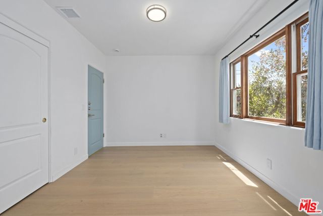 10503 Tennessee Avenue, Los Angeles CA: https://media.crmls.org/mediaz/fb637822-07e9-4f72-800f-c001b3cbd257.jpg