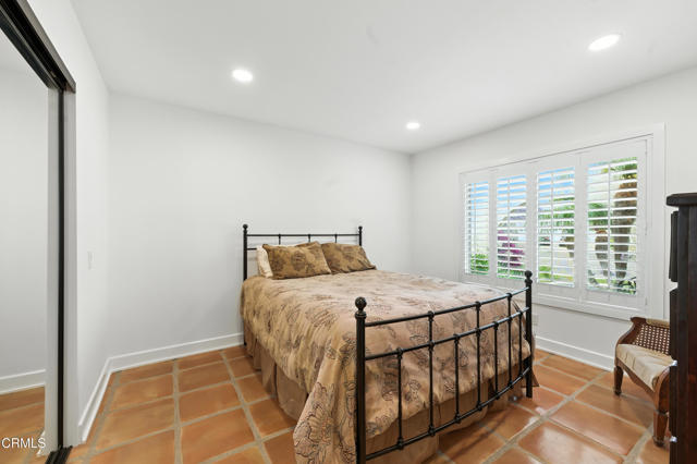2161 Lathan Avenue, Camarillo CA: https://media.crmls.org/mediaz/fb6386f9-8607-4fe3-b034-2d6ce98f4434.jpg
