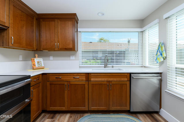 Detail Gallery Image 6 of 40 For 42308 Village 42, Camarillo,  CA 93012 - 2 Beds | 2 Baths