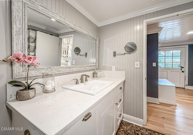 1888 El Monte Drive, Thousand Oaks CA: https://media.crmls.org/mediaz/fb649b18-10bb-4bb0-9e74-7b45c9f498ae.jpg