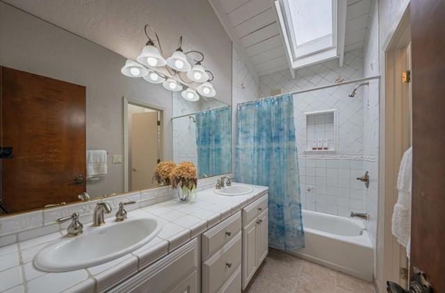 1093 Presidio Road, Pebble Beach CA: https://media.crmls.org/mediaz/fb663f20-ef42-40d5-afe9-fb199ca4036f.jpg