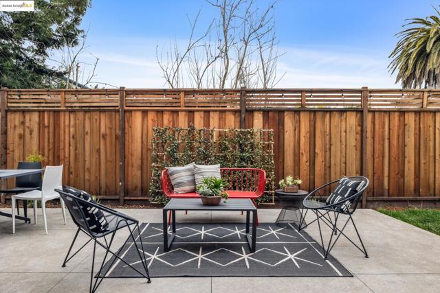 2312 Eighth St, Berkeley CA: https://media.crmls.org/mediaz/fb6697b6-ffc1-4bdc-bc47-fc14c38146cf.jpg