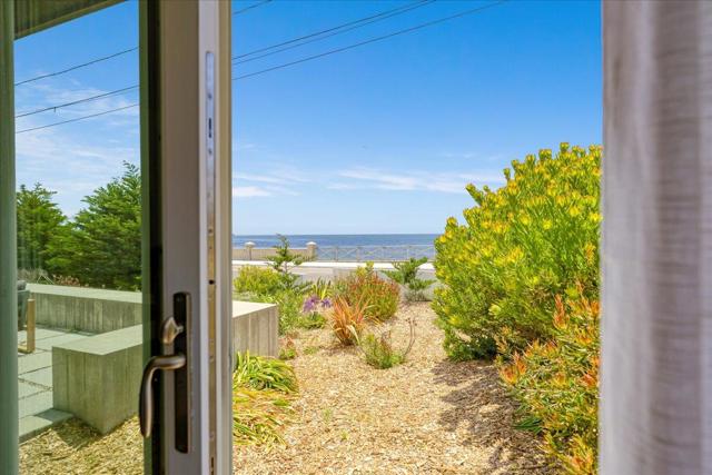 1004 W Cliff Drive, Santa Cruz CA: https://media.crmls.org/mediaz/fb672532-33eb-43fa-8796-58aa65bb3afe.jpg