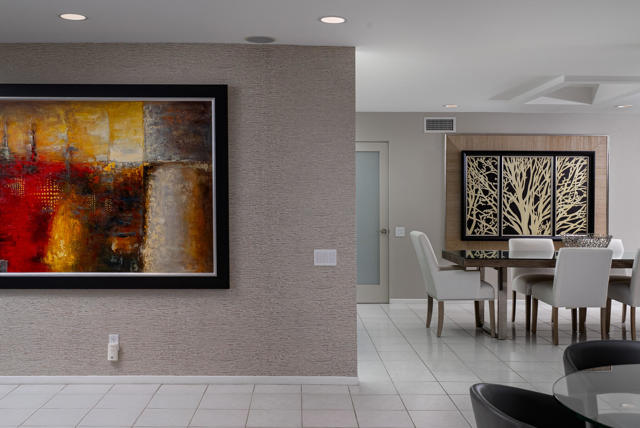 337 Westlake Terrace, Palm Springs CA: https://media.crmls.org/mediaz/fb68bda5-ded0-4b90-a5c4-735e32922ed6.jpg