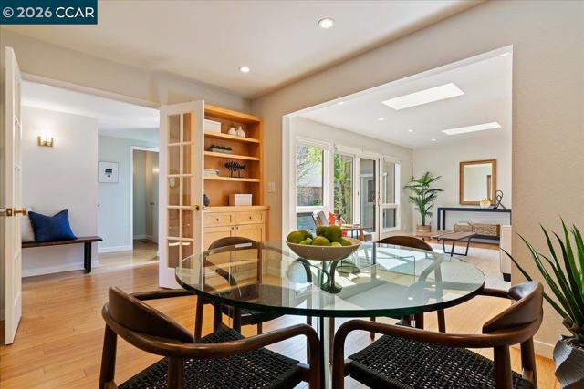 7 Doral Dr, Moraga CA: https://media.crmls.org/mediaz/fb69560e-e286-413e-a568-cb7dd9a0c6c0.jpg