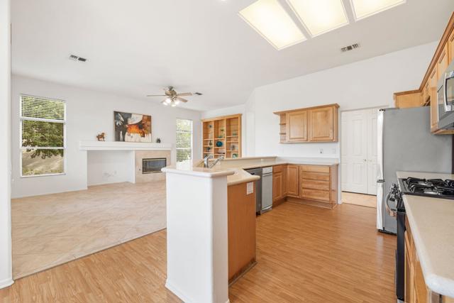 78252 Kensington Avenue, Palm Desert CA: https://media.crmls.org/mediaz/fb69b67e-0972-4638-bf78-98e33396fcb3.jpg