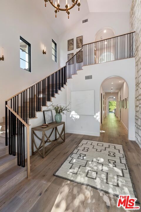 1916 N Serrano Avenue, Los Angeles CA: https://media.crmls.org/mediaz/fb69d3ac-4651-4f5e-8833-49f73d3480f0.jpg