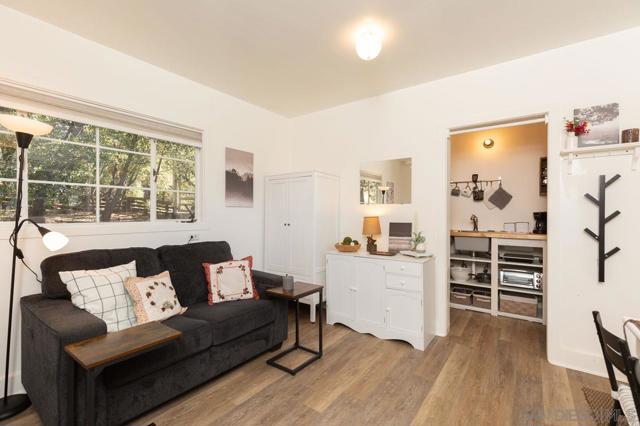 3306 Oak Grove, Julian CA: https://media.crmls.org/mediaz/fb6a0656-c1fb-4fce-8557-63c287788d11.jpg