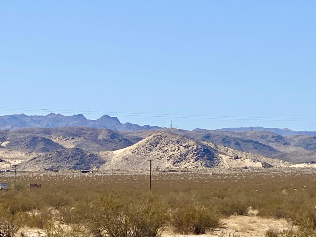 https://media.crmls.org/mediaz/fb6a11ae-8da1-4c2b-ba35-7ffa5958ea14.jpg?preset=X-Large