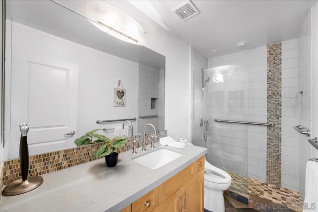 3211 5Th Ave, San Diego CA: https://media.crmls.org/mediaz/fb6a8670-460b-4455-b8e2-de32b47e6c4b.jpg