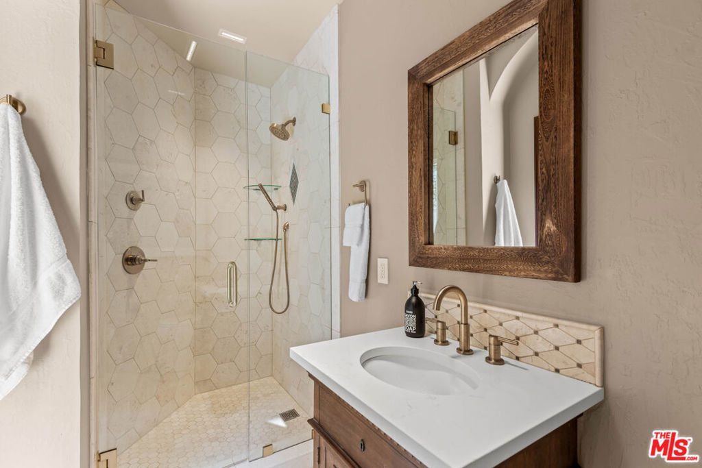 MLS #25599795 image #23