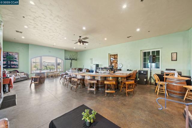 633 Kalthoff Cmn, Livermore CA: https://media.crmls.org/mediaz/fb6c87d1-b475-4a4b-8c30-5b0cff7ac5fd.jpg