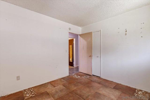 753 La Presa Ave, Spring Valley CA: https://media.crmls.org/mediaz/fb6d8291-bdf6-416f-bf58-a6f53c4dd487.jpg