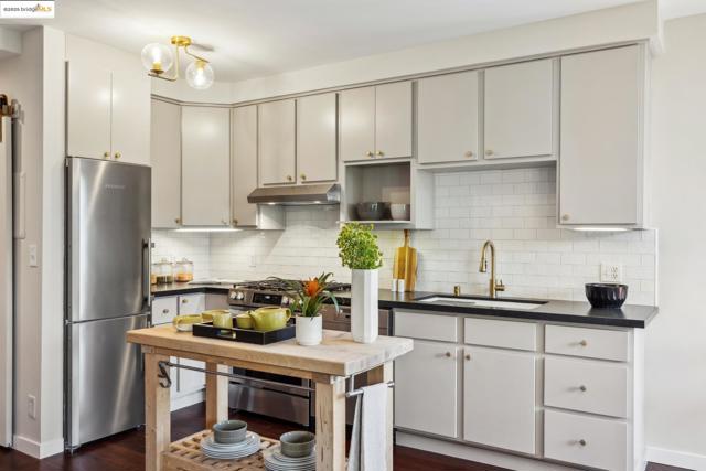 2633 Benvenue, Berkeley CA: https://media.crmls.org/mediaz/fb6daa1c-d5c8-48de-9141-899ee5c7957e.jpg