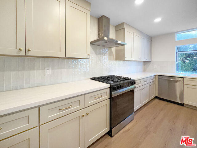 23910 Jensen Drive, West Hills CA: https://media.crmls.org/mediaz/fb6dc3b6-8467-4dda-bb9d-503e458bd269.jpg