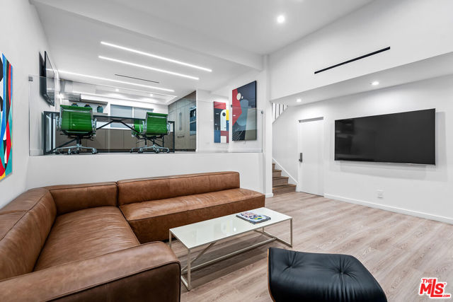 4801 La Villa Marina, Marina del Rey CA: https://media.crmls.org/mediaz/fb6de76e-aa34-4462-b25b-303addded19a.jpg