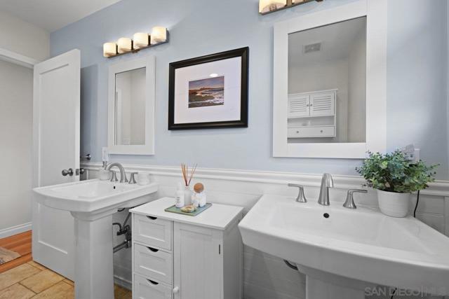 1855 Capistrano St, San Diego CA: https://media.crmls.org/mediaz/fb6e8f76-047b-4993-93f8-eab75f6d461b.jpg