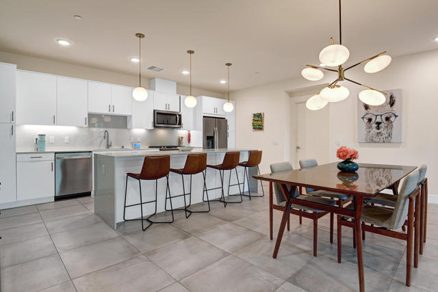 179 The Riv, Palm Springs CA: https://media.crmls.org/mediaz/fb6eadb5-2c2d-48eb-9861-678ab4911596.jpg