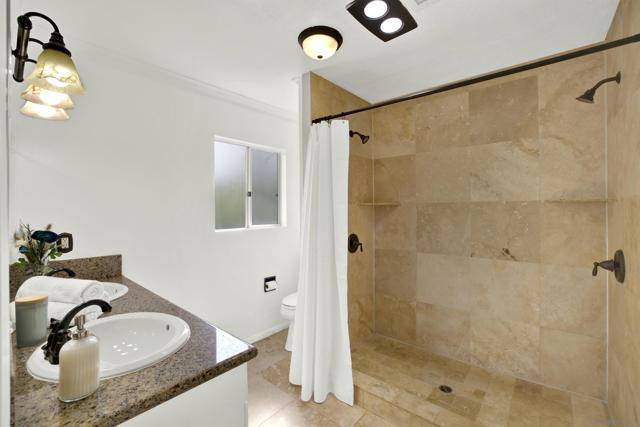 460 Rancho La Mirada Ln, Escondido CA: https://media.crmls.org/mediaz/fb6efef5-841b-4969-a377-c4e3090d8da3.jpg