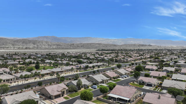 41153 Danforth Court, Indio CA: https://media.crmls.org/mediaz/fb6f05d5-d936-4d04-86d1-79fd8d87fc1d.jpg