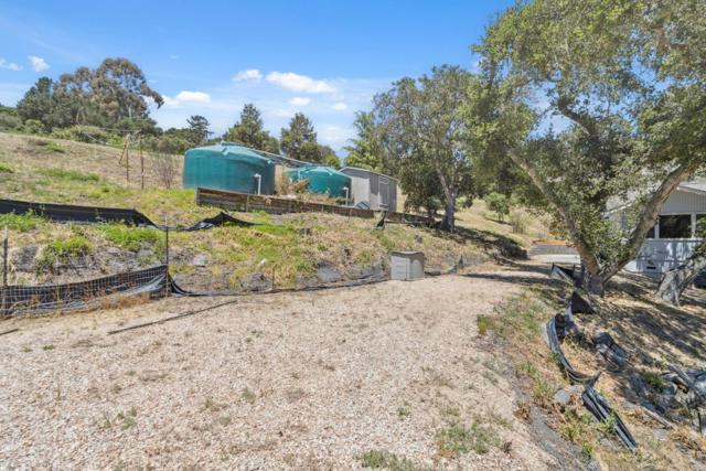 26045 Toro Road, Salinas CA: https://media.crmls.org/mediaz/fb710442-ba02-4fbd-8bda-77e2e95b6515.jpg