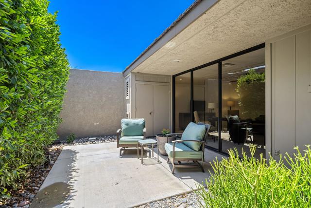 6 Amherst Court, Rancho Mirage CA: https://media.crmls.org/mediaz/fb71280b-5ba3-4cdd-9996-9ce008021371.jpg