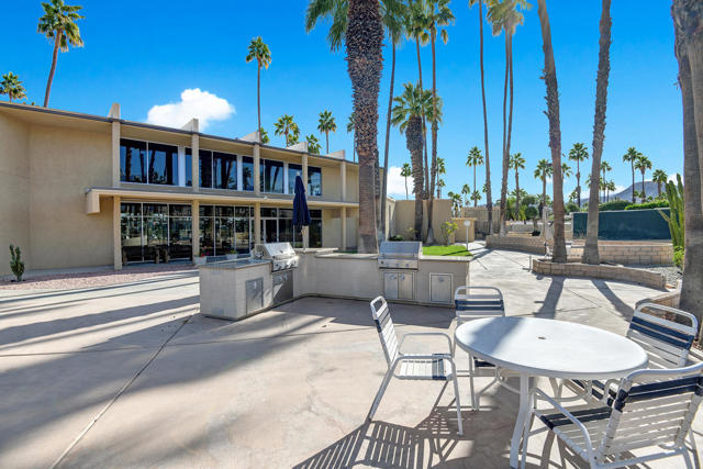 7 Sand Creek, Cathedral City CA: https://media.crmls.org/mediaz/fb7176cb-4860-49cb-8386-9c0dc7bef1a1.jpg