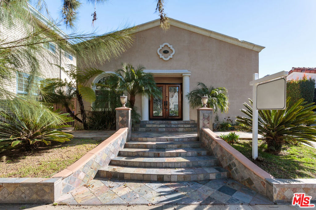 138 N Almont Drive, West Hollywood, CA 90048