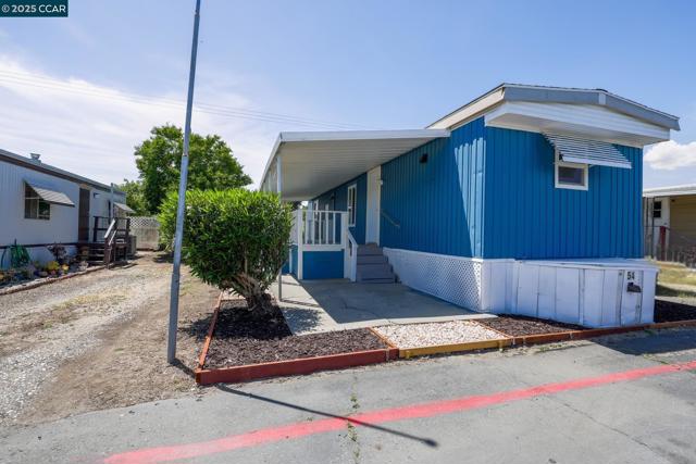 4400 Gateway Rd, Bethel Island CA: https://media.crmls.org/mediaz/fb7245d9-7988-45b2-86c2-59ac8d1b450a.jpg
