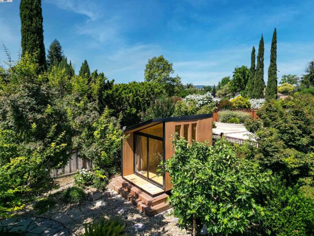 1492 Windsor Way, Livermore CA: https://media.crmls.org/mediaz/fb7294b2-bf13-438d-ba15-e6a78963ab2b.jpg
