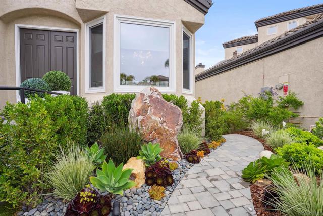 3334 Caminito Cabo Viejo, Del Mar CA: https://media.crmls.org/mediaz/fb72c714-be11-4ebf-9a3a-3318150d54cf.jpg