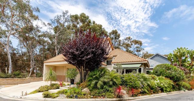 2708 Grove Ave, Carlsbad CA: https://media.crmls.org/mediaz/fb7396ac-5710-4e8b-bd85-408608ac9bff.jpg