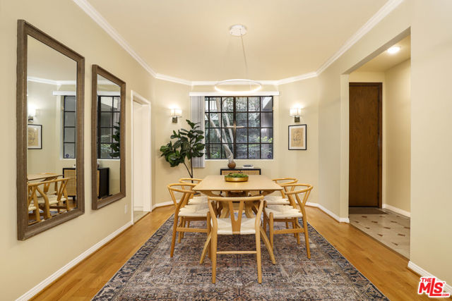 11939 Gorham Avenue, Los Angeles CA: https://media.crmls.org/mediaz/fb73987c-ee2f-44d5-a127-69ce11763777.jpg