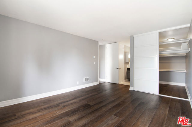 6000 Canterbury Drive, Culver City CA: https://media.crmls.org/mediaz/fb742511-8545-475b-a5a4-e86cf16875a3.jpg