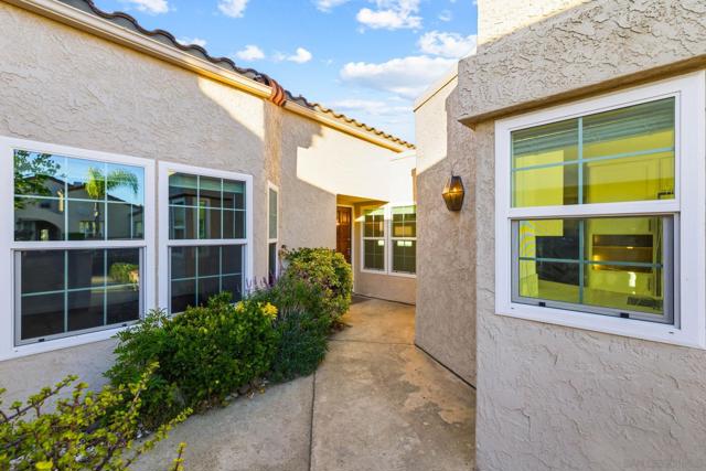 15905 Avenida Villaha, San Diego CA: https://media.crmls.org/mediaz/fb7440ae-4a14-4dc0-9576-34dc5ad34fb4.jpg