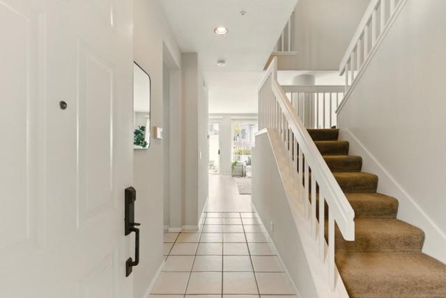 583 Shoal Circle,  CA: https://media.crmls.org/mediaz/fb745007-55dd-4edc-98f7-ae3336b5d178.jpg