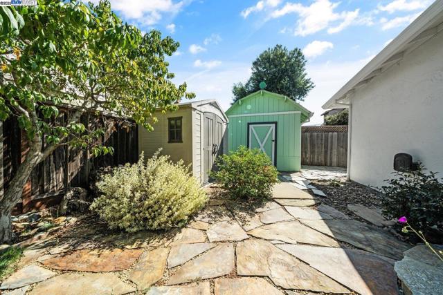 1876 Lynwood Dr, Concord CA: https://media.crmls.org/mediaz/fb74d6be-5213-4e01-888a-8cf4cd04bc2b.jpg