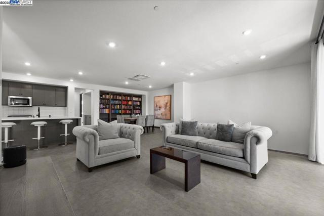 5483 Melissa Ln, Dublin CA: https://media.crmls.org/mediaz/fb752f1d-0d6a-45c9-b5a9-3f9974525f47.jpg