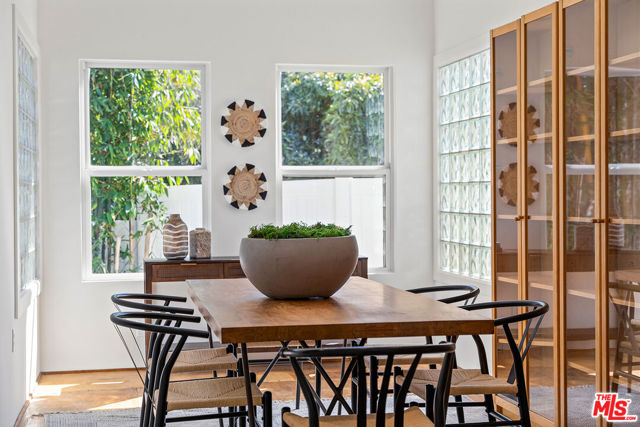7145 Trask Avenue, Playa del Rey CA: https://media.crmls.org/mediaz/fb75b854-4920-4779-bcd7-a37b87125397.jpg