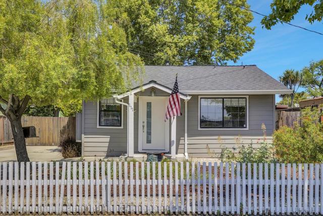 111 E Hedding Street, San Jose CA: https://media.crmls.org/mediaz/fb75d7de-c348-46e4-9f4d-209c2358b4fd.jpg