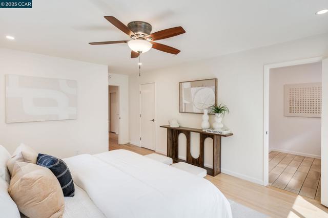 3402 Goyak Dr, Lafayette CA: https://media.crmls.org/mediaz/fb76f924-88c1-4355-9bec-6fee1f5ada53.jpg