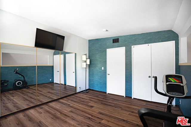 27003 Rio Prado Drive, Valencia CA: https://media.crmls.org/mediaz/fb77459b-5e9d-4770-8c9b-4c463886701f.jpg